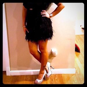 Black Feathered Express Skirt Size 4